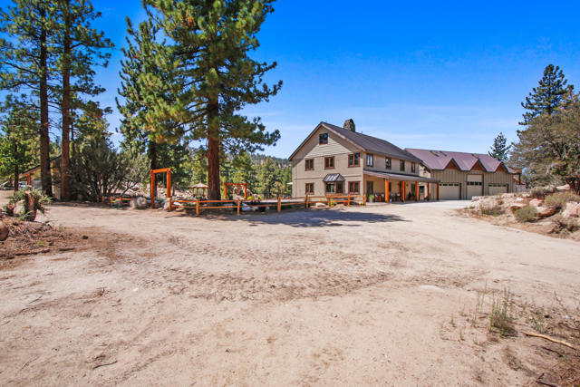 43630 Rainbow Lane, Angelus Oaks CA: https://media.crmls.org/mediaz/36bf9a23-3702-4baa-afb9-566d0f116165.jpg