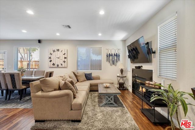 5616 Etiwanda Avenue, 6 photo 8