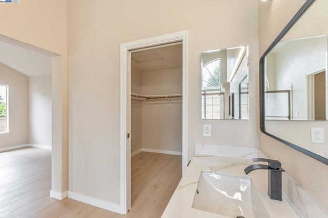 19723 Redwood Rd, Castro Valley CA: https://media.crmls.org/mediaz/36c1fce5-e86a-4672-be0e-db4d0f347c80.jpg