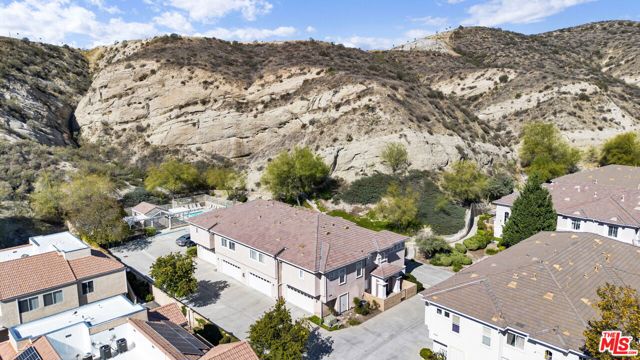 28955 Oak Spring Canyon Road, Canyon Country CA: https://media.crmls.org/mediaz/36c20127-2ddc-40c3-b1ef-3904510b37e6.jpg