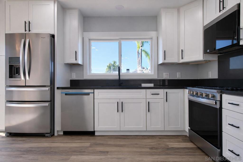 3006 Yonge St - photo 3