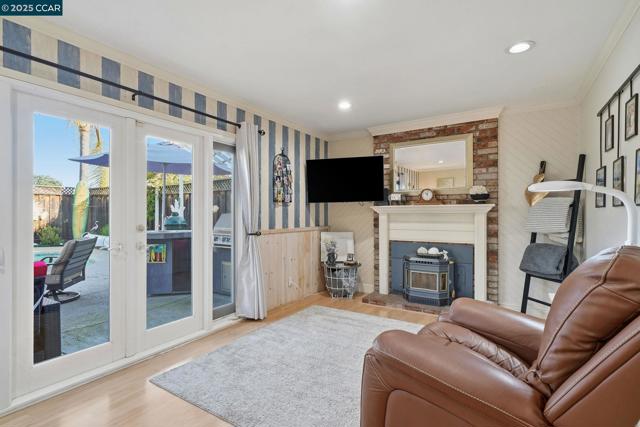 7519 Driftwood Way, Pleasanton CA: https://media.crmls.org/mediaz/36c2e03b-9247-4b62-a46c-bfd22a3a3788.jpg