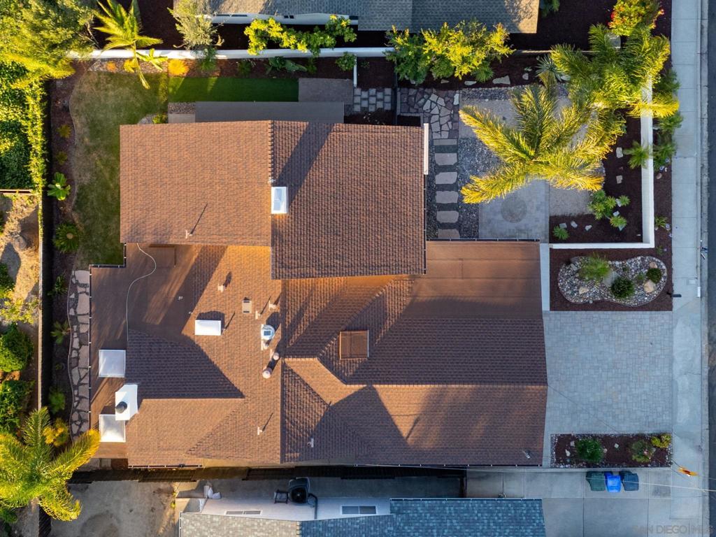 https://media.crmls.org/mediaz/36c33e2e-38ab-4e0b-a11f-51525608222c.jpg?preset=X-Large