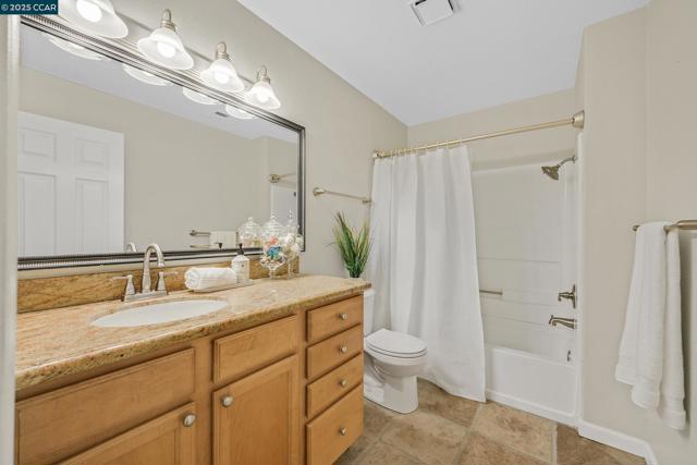 160 Eastridge Dr, San Ramon CA: https://media.crmls.org/mediaz/36c390ff-7585-48d7-bb8a-f3ee4a17b1f2.jpg