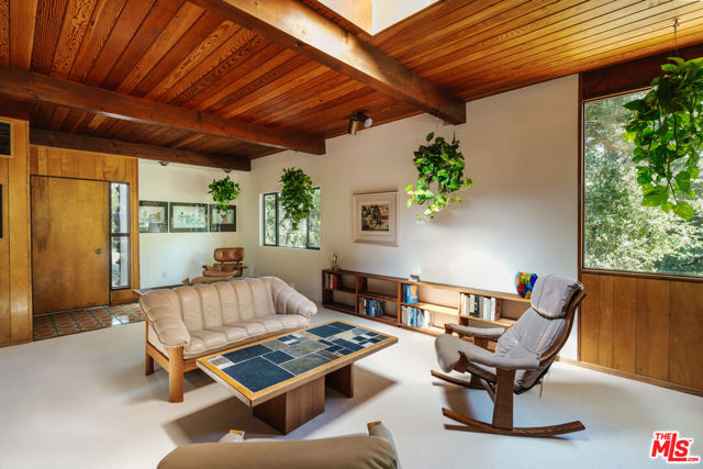 1289 Old Topanga Canyon Road, Topanga CA: https://media.crmls.org/mediaz/36c3dcaf-db81-4dd5-87cc-8b3646ed7cc6.jpg