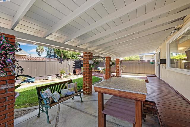 5645 Lemke Pl, Fremont CA: https://media.crmls.org/mediaz/36c3fcc2-b508-4757-a8c6-161983758f7e.jpg