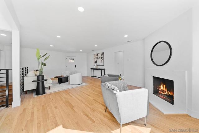 198 Croydon Ln, El Cajon CA: https://media.crmls.org/mediaz/36c4650c-f0d1-44ac-98c2-85e394affcd5.jpg