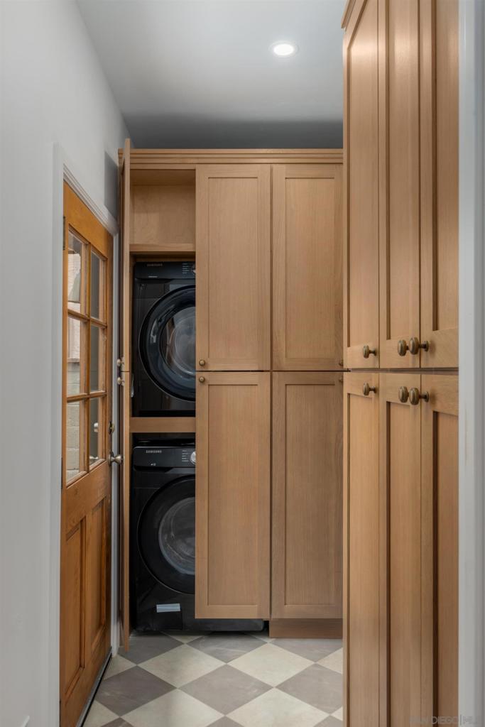 MLS #250033899SD img 9