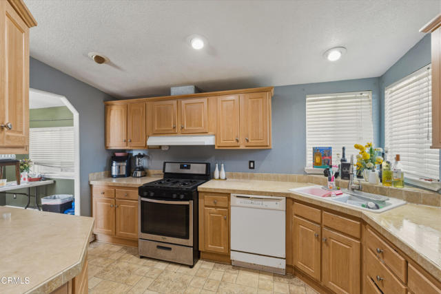 Detail Gallery Image 14 of 29 For 2400 E Pleasant Valley Rd #108,  Oxnard,  CA 93033 - 3 Beds | 2 Baths