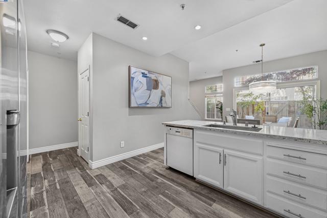 4165 Cortina Ct, Pleasanton CA: https://media.crmls.org/mediaz/36c61831-7dc4-4bc8-9652-0daadf48a13f.jpg