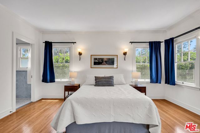 1709 Buckingham Road, Los Angeles CA: https://media.crmls.org/mediaz/36c65a2c-68cc-4a23-ad2c-39a0318e46f5.jpg