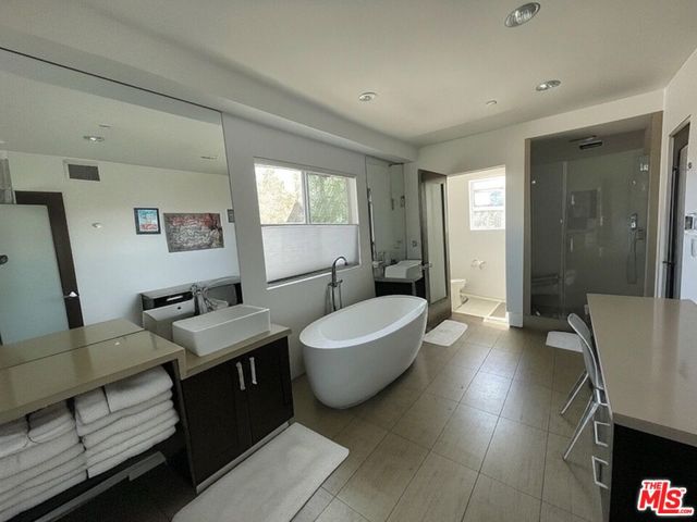 6061 Cashio Street, Los Angeles CA: https://media.crmls.org/mediaz/36c66856-ec49-4a96-8d53-7e3146b978b7.jpg