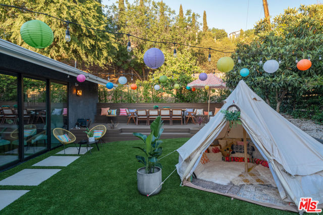 2603 Crestmoore Place, Los Angeles CA: https://media.crmls.org/mediaz/36c69415-bd14-47bd-a163-9fe0ab5c3939.jpg