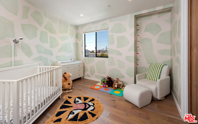 11900 Washington Place, Los Angeles CA: https://media.crmls.org/mediaz/36c71464-464e-495b-8206-1bbe6a1965f7.jpg