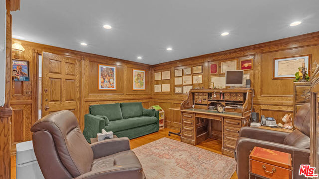 1242 Angelo Drive photo 33