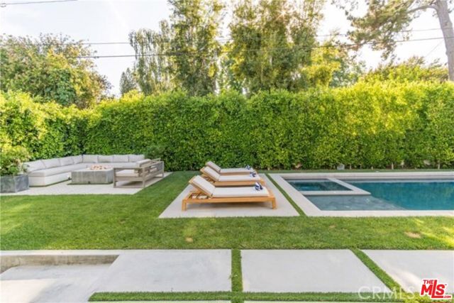 5107 Gaynor Avenue, Encino CA: https://media.crmls.org/mediaz/36c7ad3d-95a7-4c45-bcf5-e5c76b0466d5.jpg