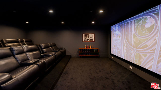 4153 Vantage Avenue, Studio City CA: https://media.crmls.org/mediaz/36c7d536-78aa-4896-b1a0-f20e3056234c.jpg