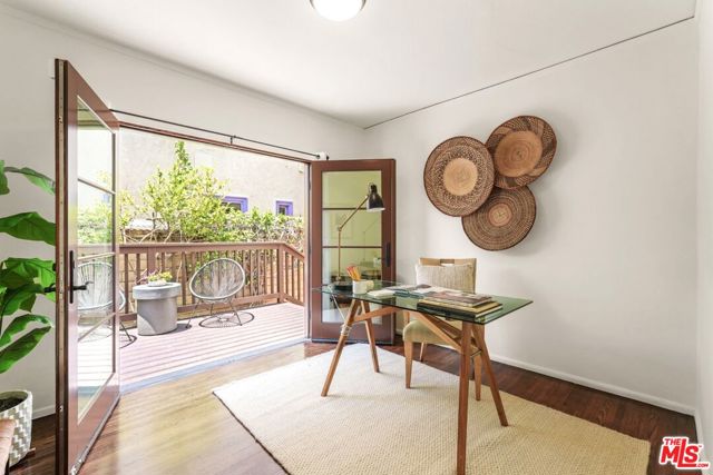 2218 Pearl Street, Santa Monica CA: https://media.crmls.org/mediaz/36c7fe92-7061-4c50-a83c-baef3f9dfce1.jpg