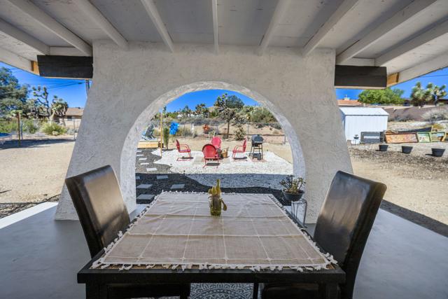 7616 Fairway Drive, Yucca Valley CA: https://media.crmls.org/mediaz/36c815b9-17a4-4a0c-a40d-8c7f1be53b72.jpg
