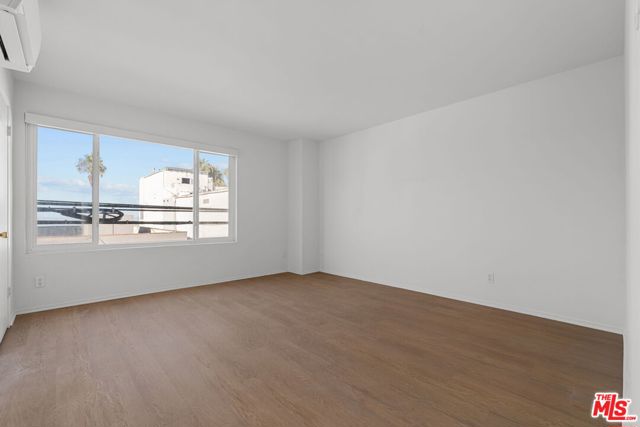 10 19th Avenue, 9 photo 8
