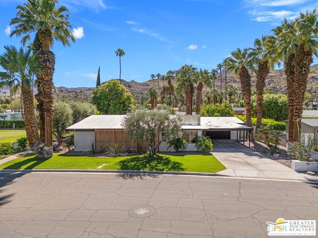 5155 E Bobolink Lane, Palm Springs CA: https://media.crmls.org/mediaz/36c89924-7577-406d-a727-b30fc4e46b01.jpg