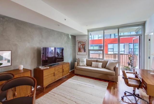 321 10th Ave, San Diego CA: https://media.crmls.org/mediaz/36c8b0d9-d082-46bf-a633-abe9e7e82a84.jpg