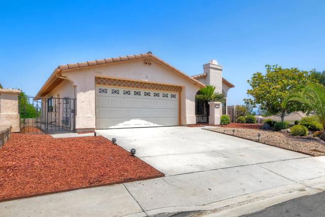 13356 Corte De Comares, San Diego CA: https://media.crmls.org/mediaz/36c90ea6-2728-4dfc-8828-9c776252fda1.jpg