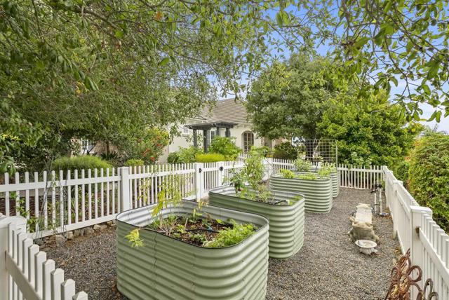 Detail Gallery Image 16 of 19 For 3401 Adams Run, Encinitas,  CA 92024 - 6 Beds | 4/1 Baths