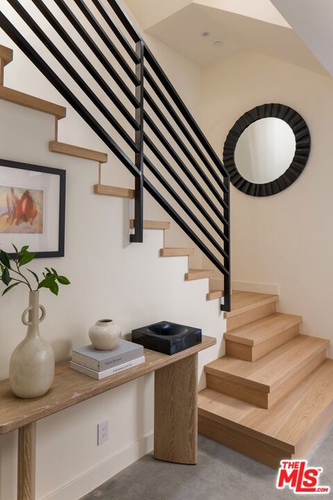 925 Hilldale Avenue, West Hollywood CA: https://media.crmls.org/mediaz/36c9e321-ed2c-4f71-be1c-46a2470e4682.jpg