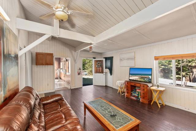 15950 Green Valley Heights Road, Ramona CA: https://media.crmls.org/mediaz/36cab335-bb51-4b8d-99c8-f1f988a1a397.jpg