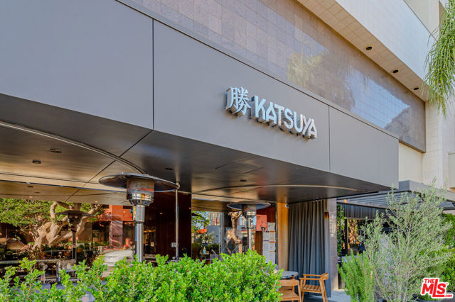 11928 Kiowa Avenue, Los Angeles CA: https://media.crmls.org/mediaz/36cad92d-50af-466c-af73-84017e37a223.jpg
