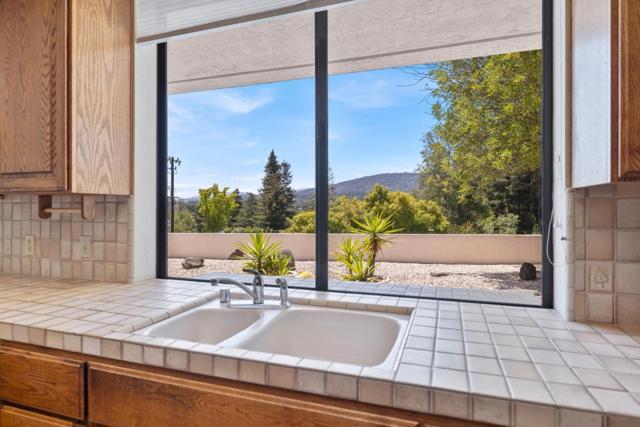 1091 Valley View Court, Los Altos CA: https://media.crmls.org/mediaz/36cb8b05-a6b1-4f2c-8027-c9d0cde176a6.jpg