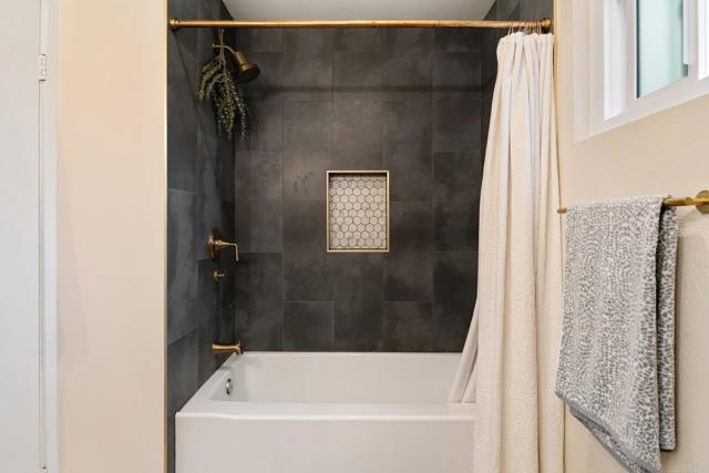 Detail Gallery Image 4 of 37 For 1259 Sundown, Escondido,  CA 92026 - 2 Beds | 2 Baths