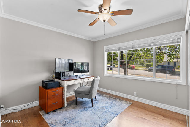 623 E Fairmount Road, Burbank CA: https://media.crmls.org/mediaz/36cd6867-19a9-4ecd-b5af-5b1b0bf892de.jpg
