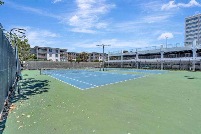 8 admiral, Emeryville CA: https://media.crmls.org/mediaz/36cd8ccf-2621-48d0-a71d-47dbf5e9f1b7.jpg