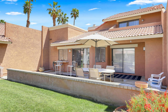 42285 Sultan Avenue, Palm Desert CA: https://media.crmls.org/mediaz/36ce2d09-2768-4700-85ca-69148d485570.jpg