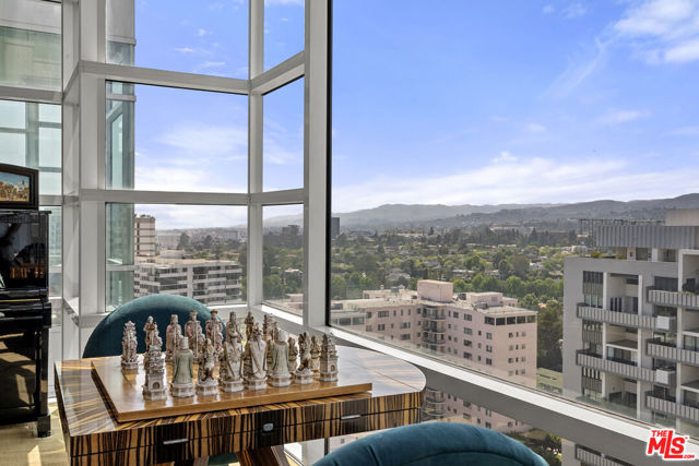 10380 Wilshire Boulevard, Los Angeles CA: https://media.crmls.org/mediaz/36ce34d8-ce14-42a2-9786-d5e46aad2958.jpg