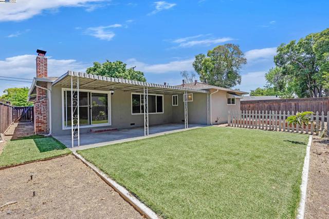 677 Wall St, Livermore CA: https://media.crmls.org/mediaz/36cf38a3-1ca0-4a85-9c29-b49d1083e1b8.jpg