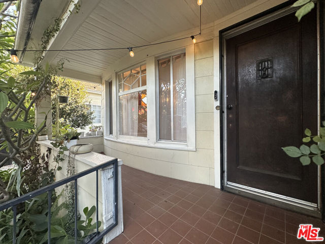 437 S Avenue 20, Los Angeles CA: https://media.crmls.org/mediaz/36cfb106-891a-445a-a3ad-6a3bd3ac8033.jpg