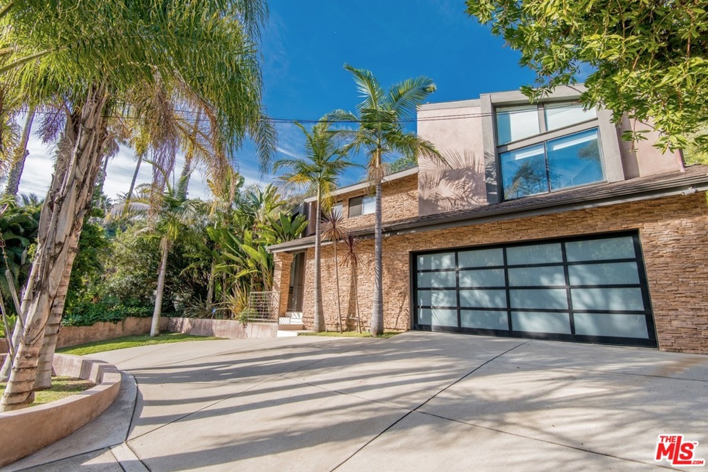2425 COLDWATER CANYON Drive, Beverly Hills, CA 90210