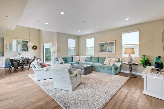 295 Chinquapin Ave, Carlsbad CA: https://media.crmls.org/mediaz/36d000c4-add5-4b5c-b76b-4dd235f024d9.jpg