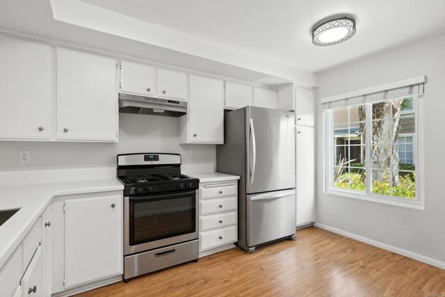 3707 Caminito Carmel, San Diego CA: https://media.crmls.org/mediaz/36d10082-ad5d-4325-8dae-d31bed80061f.jpg
