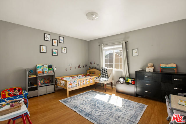 14552 Runnymede Street photo 4
