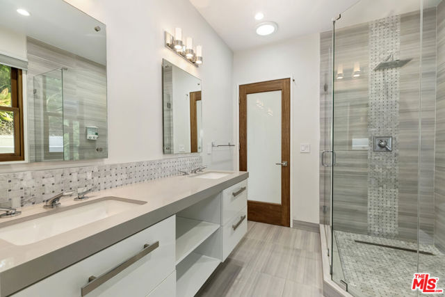 1332 El Hito Circle, Pacific Palisades CA: https://media.crmls.org/mediaz/36d20efa-12b2-4693-a0fb-3f16b7233950.jpg