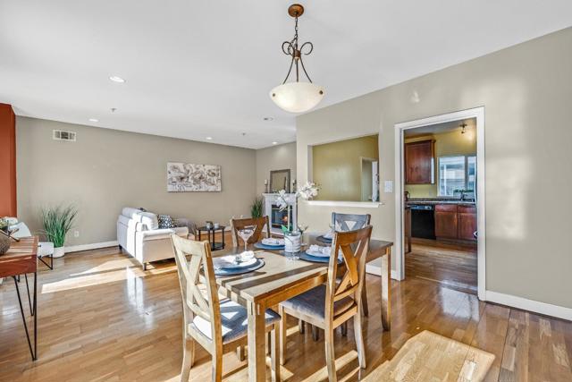 3246 21st Street, San Francisco CA: https://media.crmls.org/mediaz/36d241bb-e16f-4f3c-834c-183dda3a6956.jpg