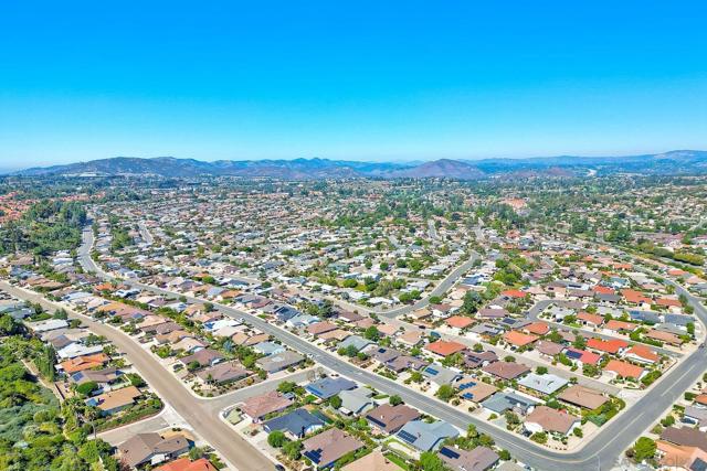 12581 Lomica Ave, San Diego CA: https://media.crmls.org/mediaz/36d2a6c6-1b27-49ea-a635-e8ca7314d70d.jpg