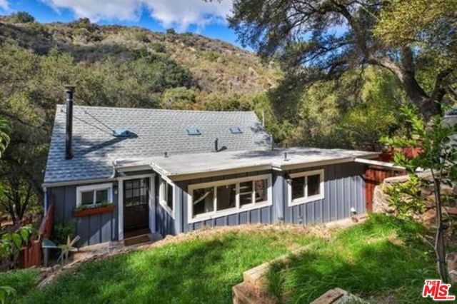 638 N Topanga Canyon Boulevard, Topanga CA: https://media.crmls.org/mediaz/36d40419-534c-4cc5-8bc4-d58c126b32ff.jpg
