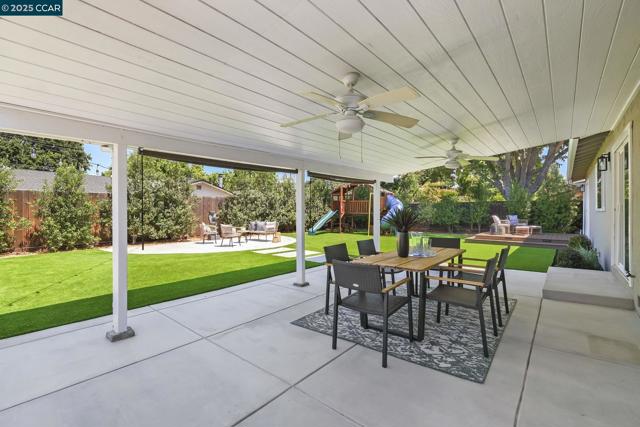 3937 Majestic Dr, Concord CA: https://media.crmls.org/mediaz/36d430b5-8f45-4e7e-a91c-a165601aa2fe.jpg