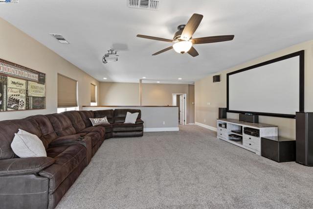 6454 Green Castle Cir, Discovery Bay CA: https://media.crmls.org/mediaz/36d466ee-e7dc-41e8-bde8-24995cbe099e.jpg