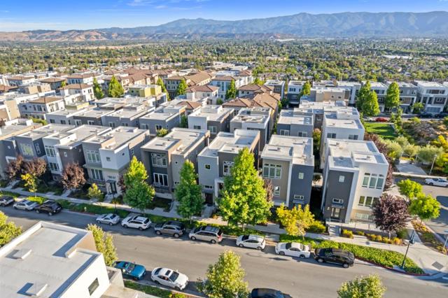 178 Llano De Los Robles Avenue, San Jose CA: https://media.crmls.org/mediaz/36d47a97-49c7-4f38-baeb-178999d0fac3.jpg